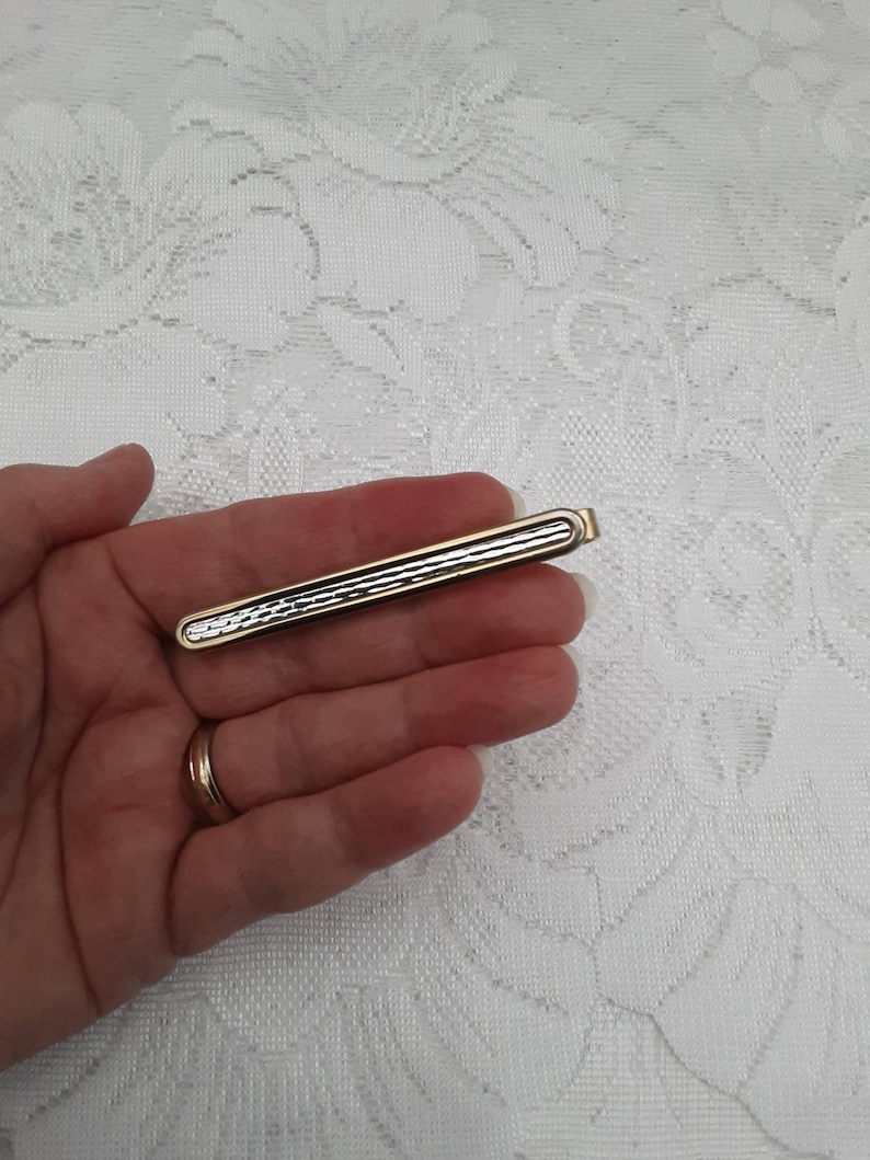 Vintage Gents 50s 1950s Tie Clip Mid Century Gold Tone Metal with Silver coloured brick pattern inlay