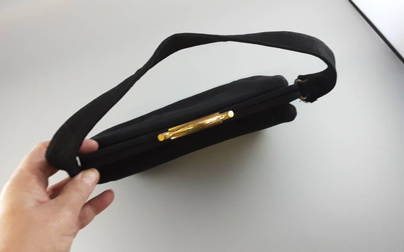 1950s Black Felt Handbag, Purse with Gold Tone Me… - image 4