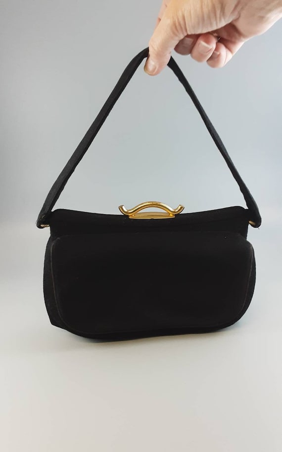 1950s Black Felt Handbag, Purse with Gold Tone Me… - image 1
