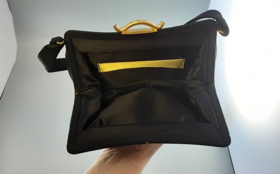 1950s Black Felt Handbag, Purse with Gold Tone Me… - image 5