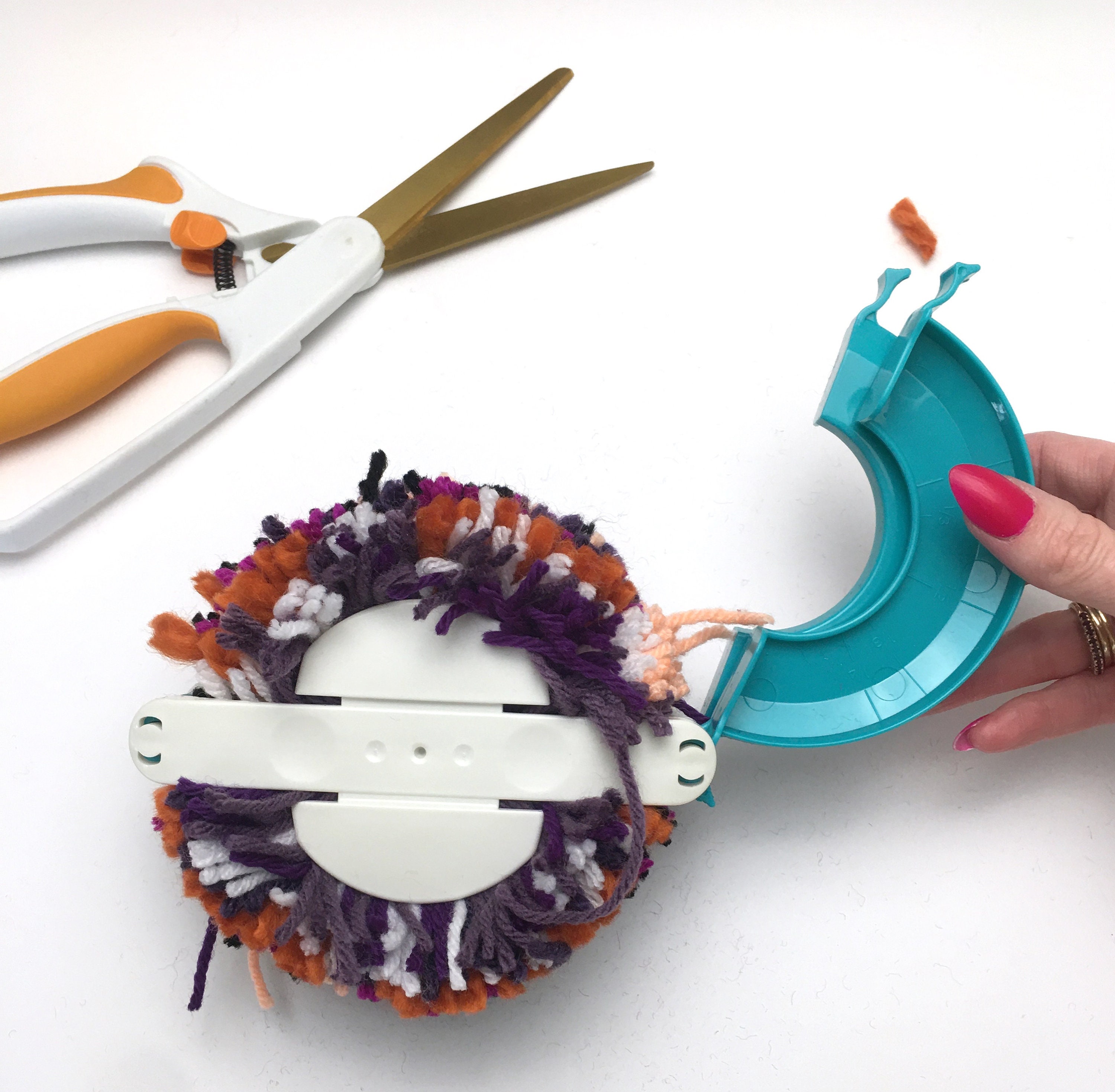 DIY Pompom Maker Fluff Ball Weaver Pom Poms Knitting Crafts Tool Simple  Easy 
