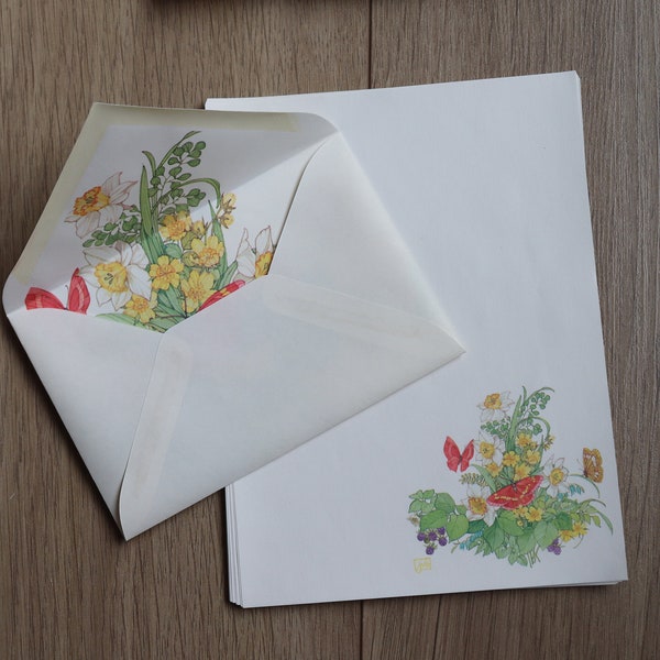 Vintage Montag Floral Daffodil Butterfly Stationary with Envelopes