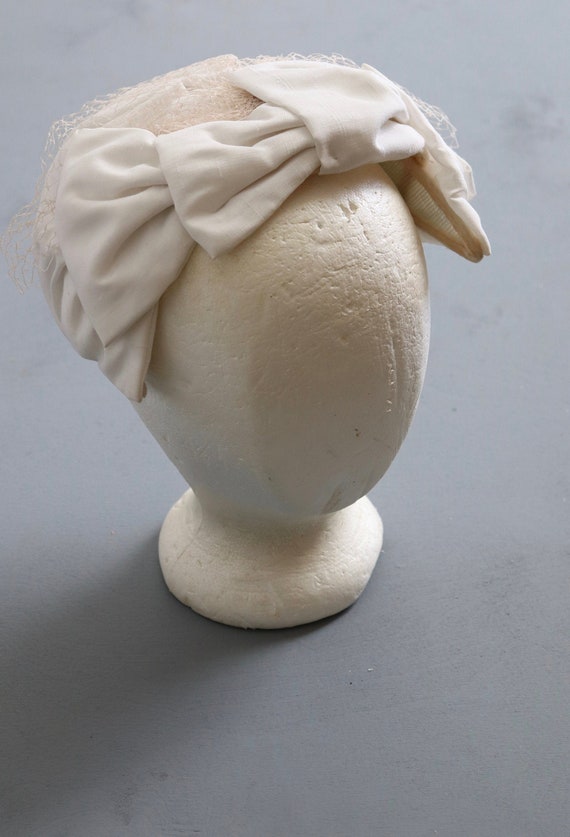 Vintage Wedding White Headpeice Fascinator