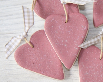 Cœurs suspendus à la pâte à sel, Faveurs de mariage, Cadeau de Saint-Valentin, Cravates de serviette, Décorations de sapin de Noël, Décorations de ferme rustiques