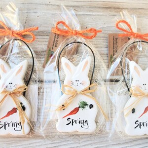 5pcs Vintage Resin Easter Bunny And Egg Miniature Figurines, Creative Easter Rabbit Tabletop Decor, Mini Easter Decorations For Home, Party Favors, Do