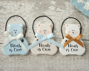 Decoración personalizada de oso de masa de sal, regalo personalizado, adorno de árbol, favores de fiesta, regalos familiares, decoración de guardería o habitación para niños