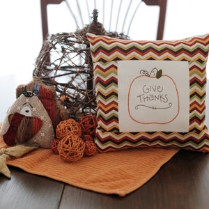 5x7 Pumpkin hand embroidery pattern. Great addition to your Thanksgiving decor image 3