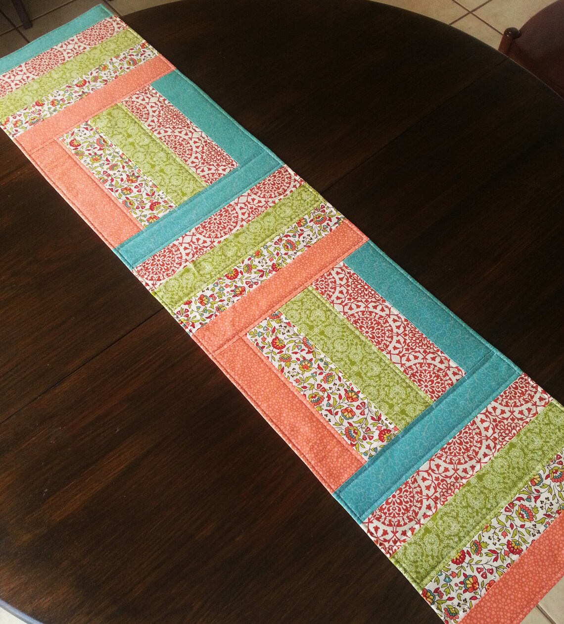 30in. or 50in. Table Runner Pattern. Cute Simple Design. Make 1 for