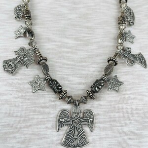 Vintage MARCIE Angels & Stars Pewter 9 Charm Necklace Silver Tone Beads Artisan Jewelry Made in USA Signed Angel Charms zdjęcie 6