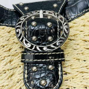 Vintage BRIGHTON Purse DINAH Woven Tan Straw Black Croc-Embossed Leather Studded Shoulder Bag Silver Tone Hardware Heart Charm image 10