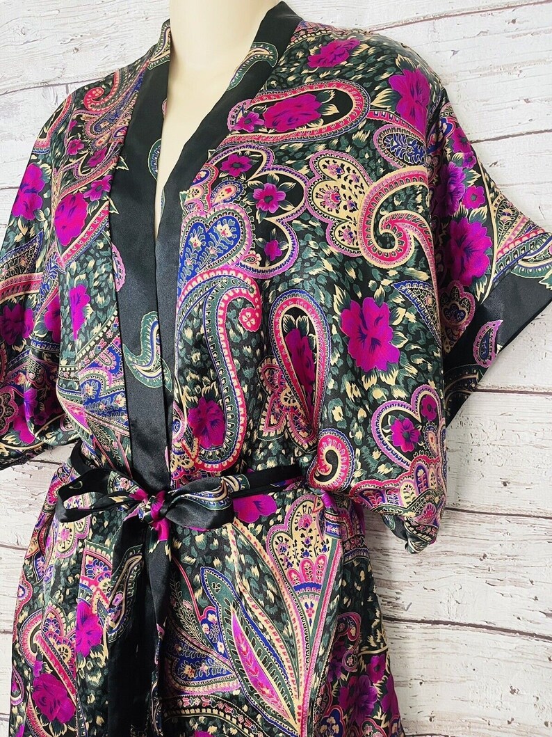 VINTAGE Frederick's of Hollywood Satin Robe Kimono Size MEDIUM / Floral