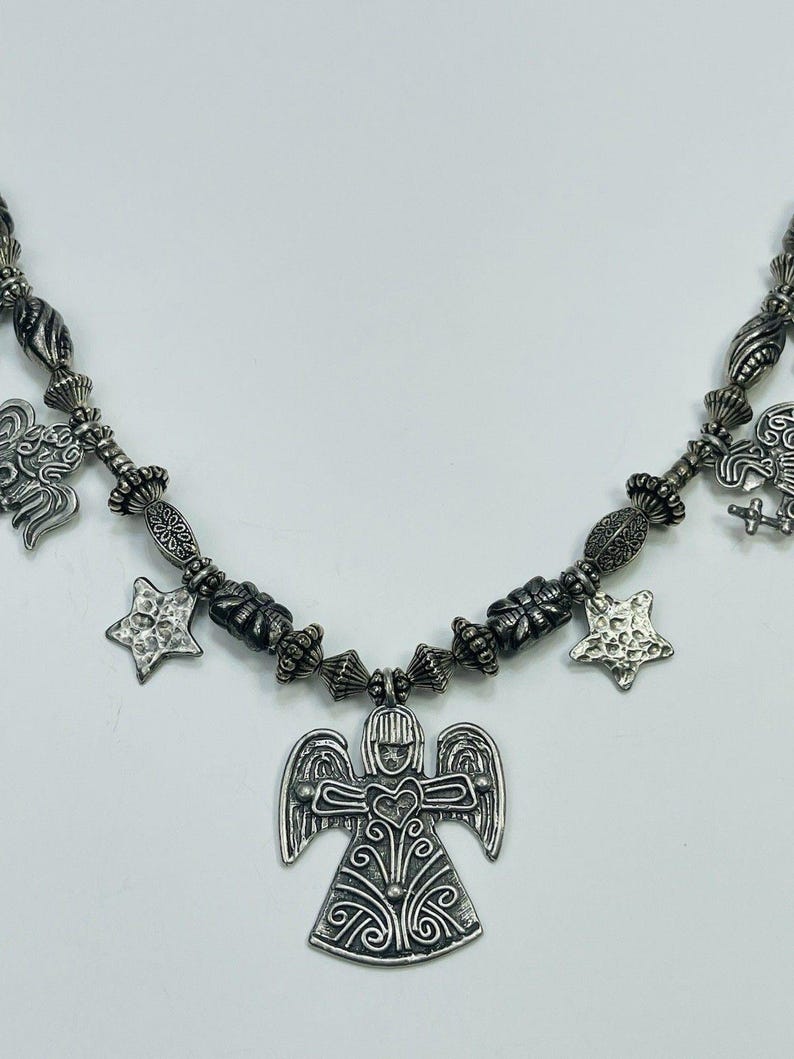 Vintage MARCIE Angels & Stars Pewter 9 Charm Necklace Silver Tone Beads Artisan Jewelry Made in USA Signed Angel Charms zdjęcie 3