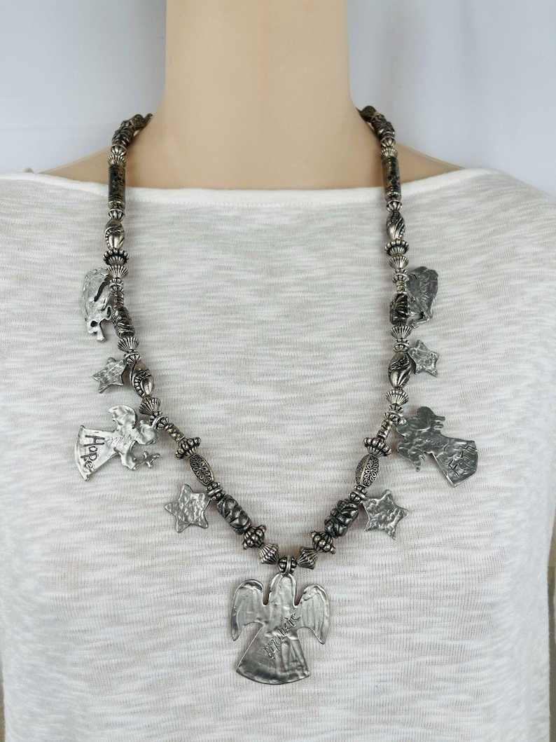 Vintage MARCIE Angels & Stars Pewter 9 Charm Necklace Silver Tone Beads Artisan Jewelry Made in USA Signed Angel Charms zdjęcie 7