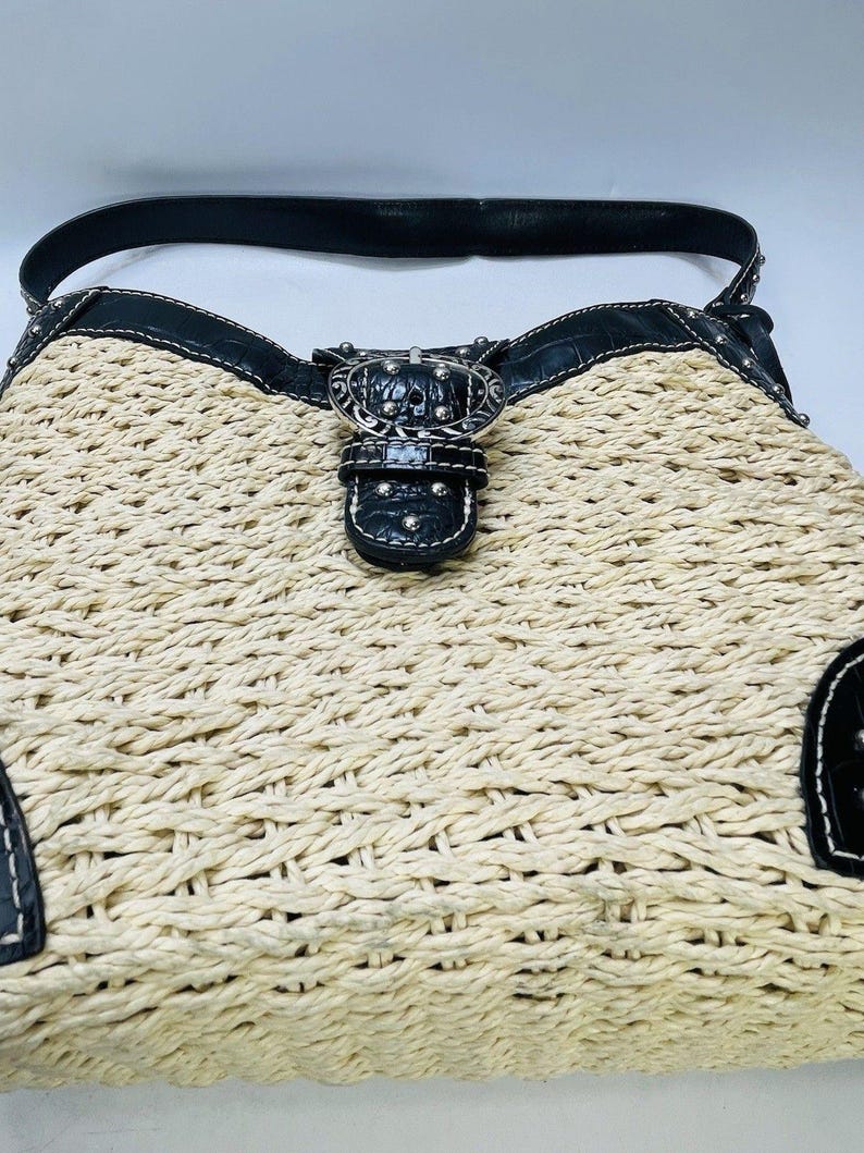 Vintage BRIGHTON Purse DINAH Woven Tan Straw Black Croc-Embossed Leather Studded Shoulder Bag Silver Tone Hardware Heart Charm image 8