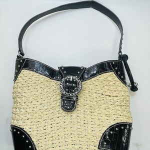 Vintage BRIGHTON Purse DINAH Woven Tan Straw Black Croc-Embossed Leather Studded Shoulder Bag Silver Tone Hardware Heart Charm image 4