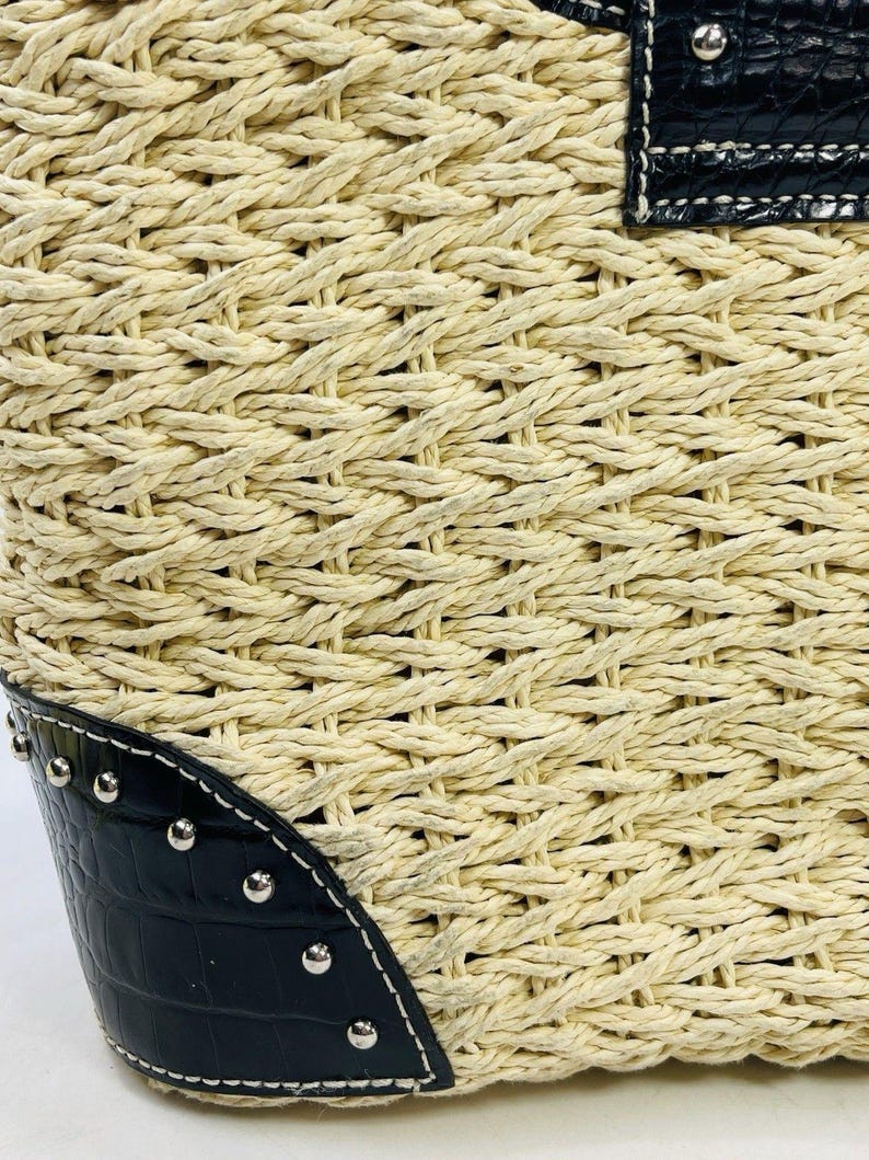 Vintage BRIGHTON Purse DINAH Woven Tan Straw Black Croc-Embossed Leather Studded Shoulder Bag Silver Tone Hardware Heart Charm image 13