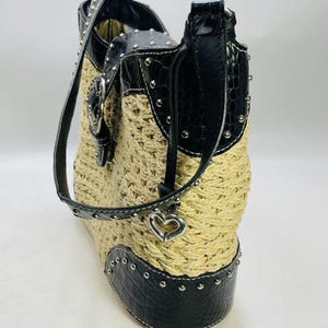 Vintage BRIGHTON Purse DINAH Woven Tan Straw Black Croc-Embossed Leather Studded Shoulder Bag Silver Tone Hardware Heart Charm image 11