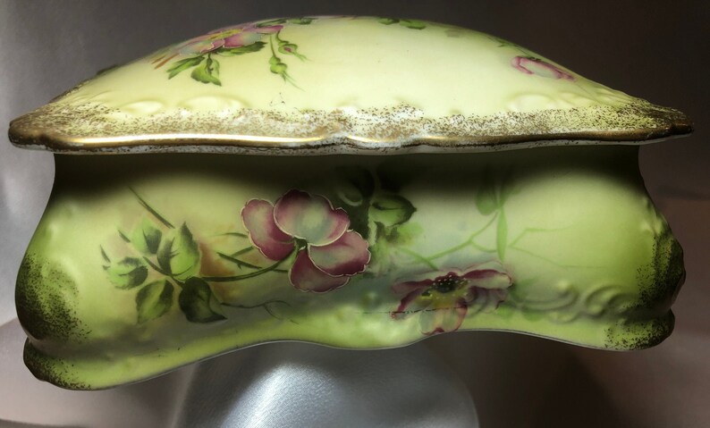 jewelry box, trinket box Hand painted Nippon Dresser Box; nippon