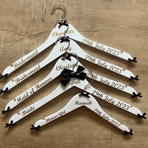 Appendini per matrimoni Set personalizzato di 5, Appendini per abiti da damigella d'onore, Appendiabiti per abiti da sposa, Abito da damigella d'onore, Regalo per feste nuziali, Appendiabiti