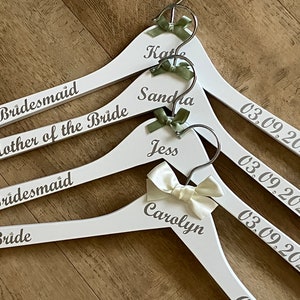 Grucce per matrimonio x5, personalizzate, grucce per abiti da damigella d'onore, grucce per abiti da sposa, grucce per damigelle d'onore, regalo per la festa nuziale, grucce per abiti