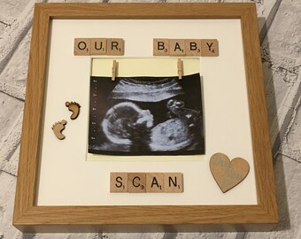 Personalisierter Baby Scan Scrabble-Kunst-Rahmen, Babypartygeschenk