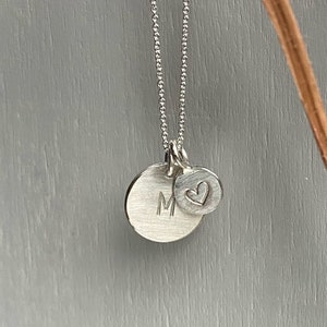 Personalisierte Kette mit Initial Bild 1