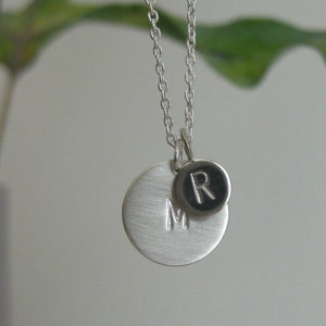 Personalisierte Kette mit Initial Bild 2