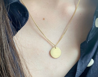 333, 585 1.3 cm circle gold pendant