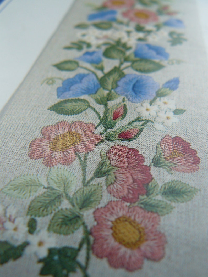 CW 405 Wild Roses Crewel Embroidery Bell Pull Kit Cream Etsy