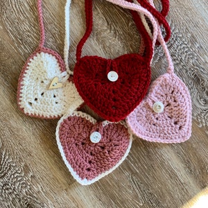 Heart crochet purse / toddler heart crochet purse / child crochet heart purse