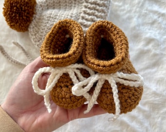 Handmade Crochet Baby Booties: Soft Yarn, Gender Neutral Newborn Gift
