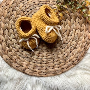 Handmade Crochet Baby Booties: Acrylic Yarn, Removable Ties
