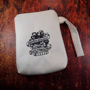 MUITOS TAMANHOS DISPONÍVEIS – Bolsa de dados bordada Lovecraft // Pulseira de carteira com zíper // Cthulhu Horror SciFi Literatura clássica
