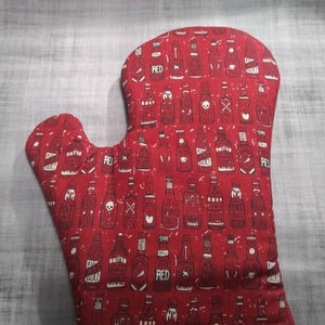 Hot Sauce Oven Mitt; Fully Lined red black nerdy gift kitchen accessories father day chili cookoff