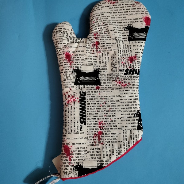 Redrum Oven Mitt; nerdy gift kitchen accessory geeky horror movie overlook hotel 70s movie baking cooking