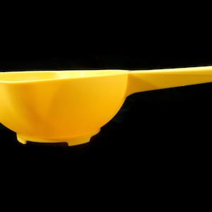 Vintage Tupperware Colander or Strainer - bright yellow, #1200, 1 quart, 1960-70s - collectible, retro, kitchen, mid century, handle, sunny