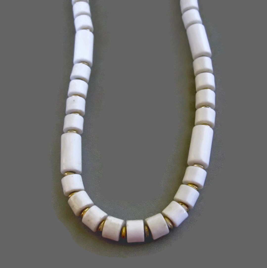 Collier Vintage Perles Plastique Blanc Et Doré - Longueur 58,5 Cm, Excellent état, Made In France