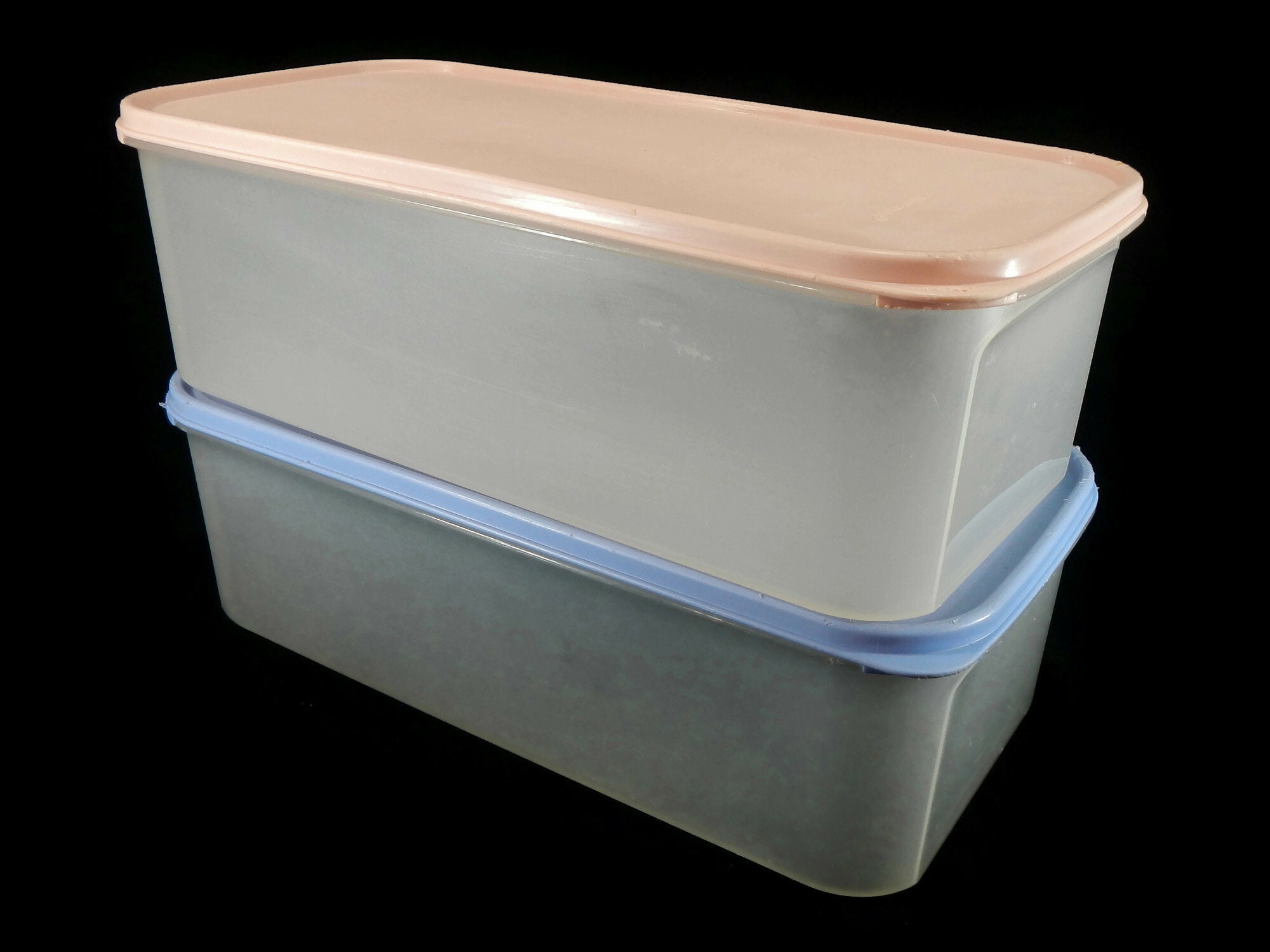 Sold at Auction: Tupperware, Lidded Food and Cookie Containers