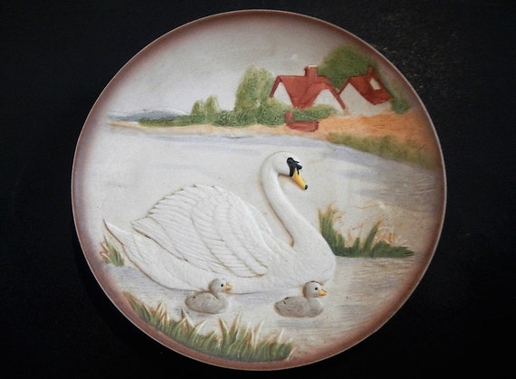 Vintage Homco Home Interiors Collectible Plate Swan 2 Baby Ducklings Cygnets 1970s Home Decor Decorative Retro Wildlife Nature
