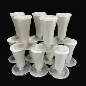 Coupes à parfait Tupperware vintage - lot de 12, couleur fumée, couvercle transparent, années 1970, n° 754, n° 296 - pudding, crème glacée, fruits, grandes coupes à dessert, rétro