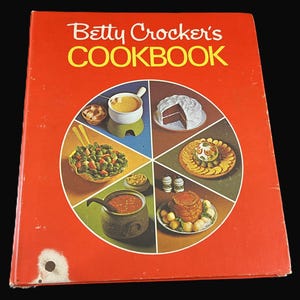 Vintage Betty Crocker&#39;s Cookbook - 1970s, hardcover, Golden Press - cooking, instructions, recipes, illustrated, farmhouse, kitchen, retro