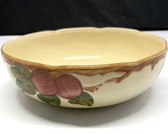 Vintage Franciscanware Apple 8.5" Serving Bowl - 1940s, apples, beige, red, ceramic - kitchen decor, veggie dish, dinnerware, made in USA