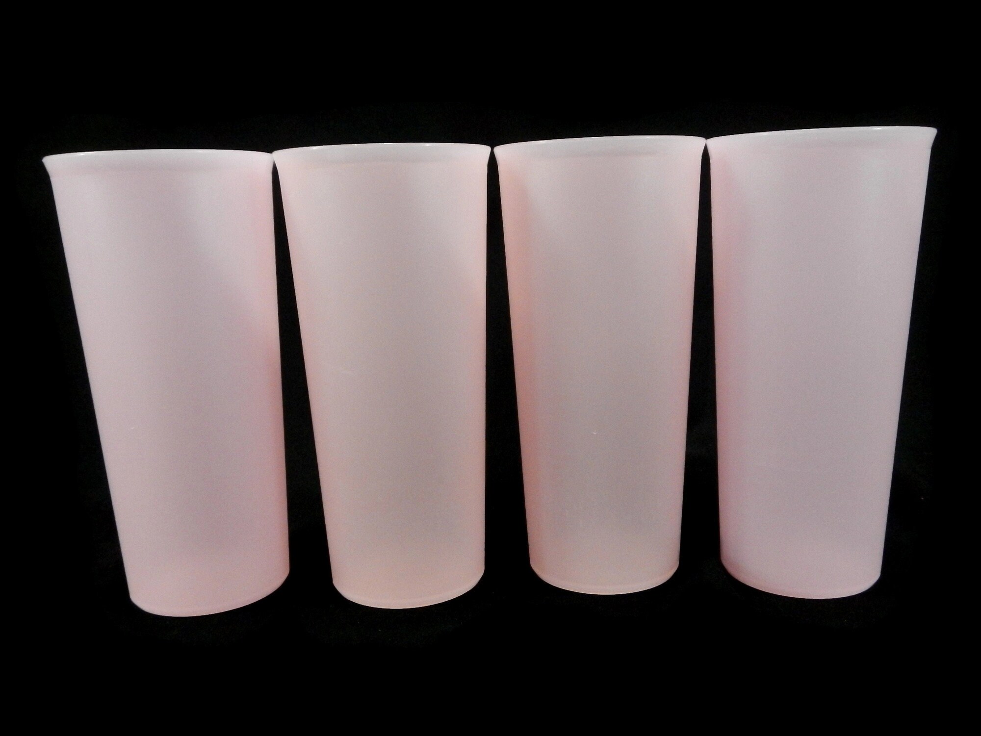Vintage Tupperware Measuring 4 Cups With Flip up Pour Lid, Preowned, 70s  Era. 
