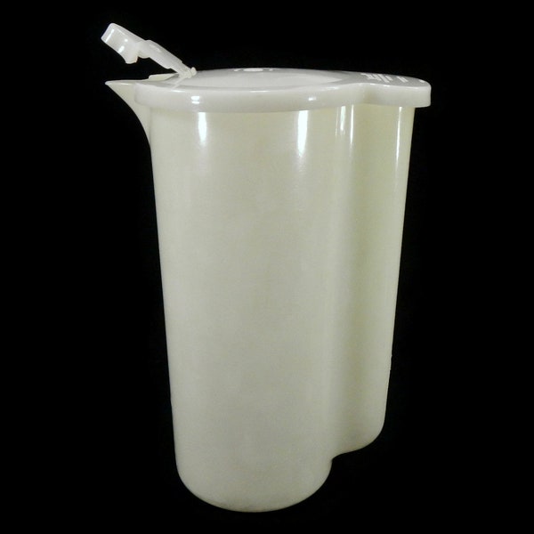 Vintage Tupperware Pitcher - white, 64 oz, 2 qt, 129, 625, 626, 1970s - retro, housewares, kitchen, serving, flip top spout, beverage, MCM