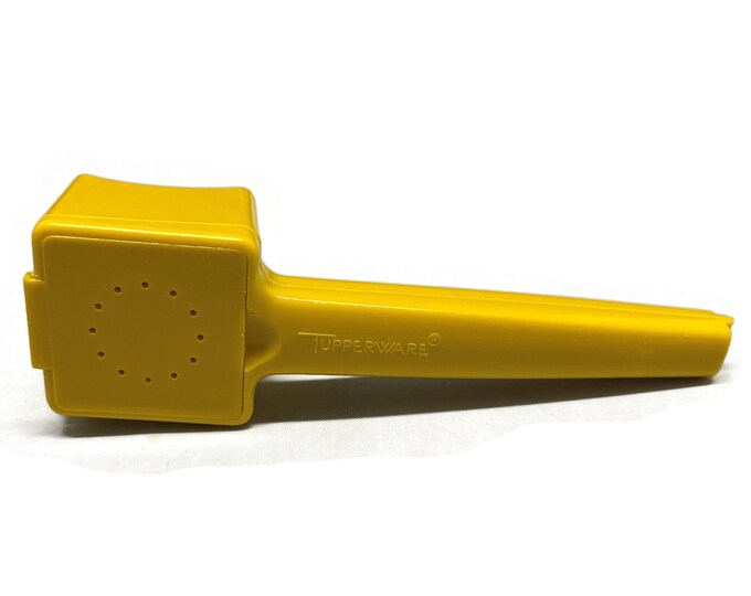 Vintage Tupperware Butter Hugger Salt Shaker Utensil Yellow, Corn on