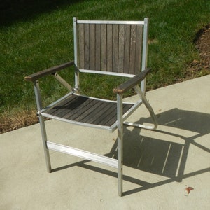 Vintage MCM Lawn Chair - folding, wood slats, metal tube frame - outdoor, aluminum, wooden, patio, deck, camping, mid century modern decor