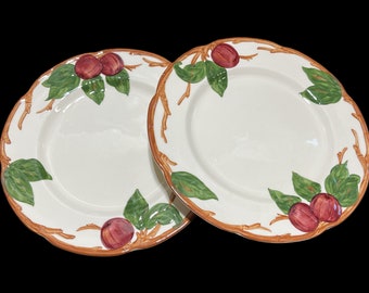 Vintage Franciscan Ware Apple Dinner Plates, Set of 2 - 9.5" diam, 1940s, apples, beige, red, ceramic- dining, kitchen, dinnerware, USA made