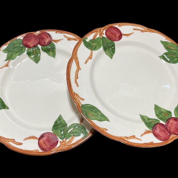 Vintage Franciscan Ware Apple Dinner Plates, Set of 2 - 9.5" diam, 1940s, apples, beige, red, ceramic- dining, kitchen, dinnerware, USA made