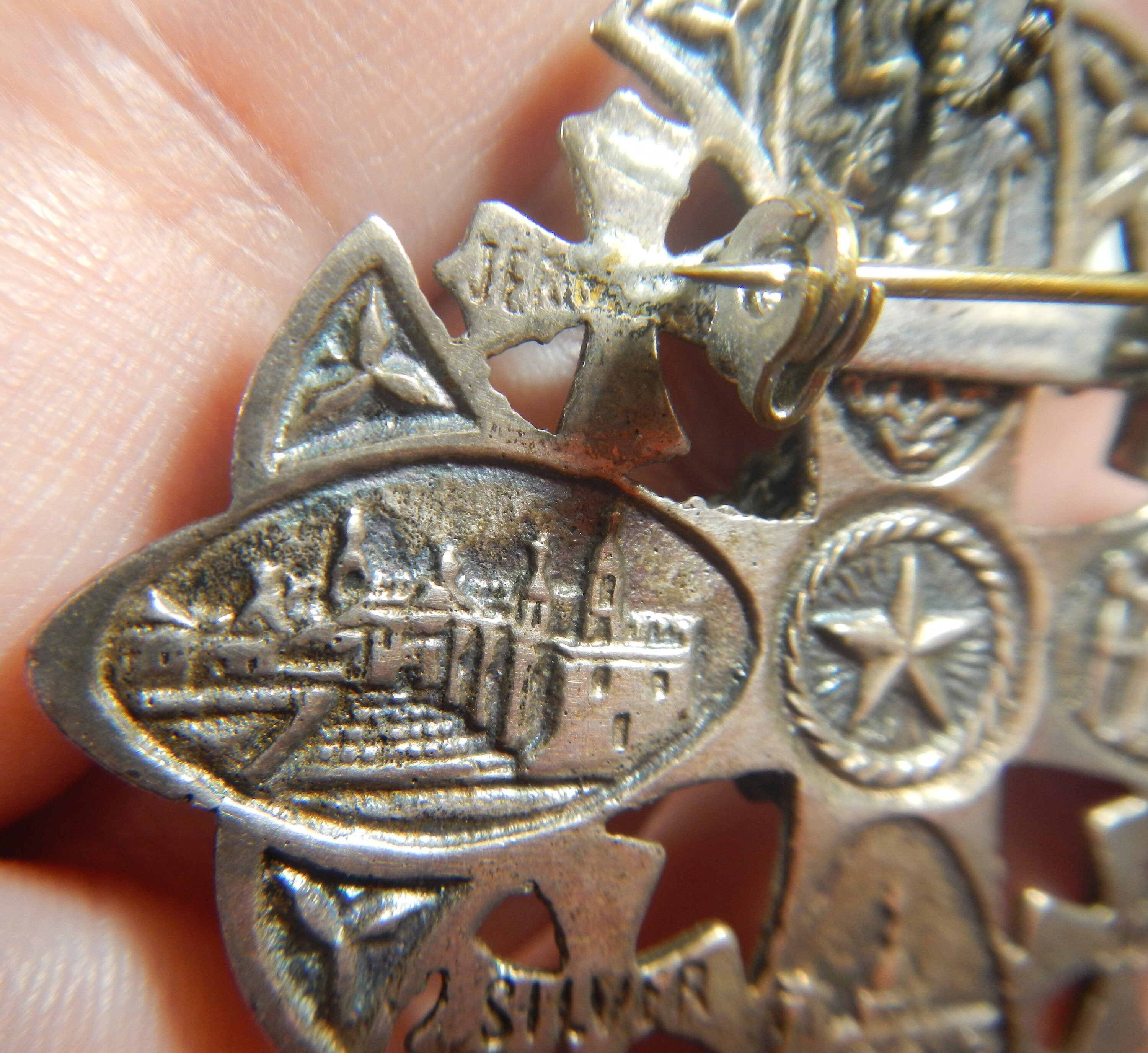 Broche Ancienne Celtique Croix De Malte - Argent Ton, Pierre Verte, Bijou Vintage Occasion