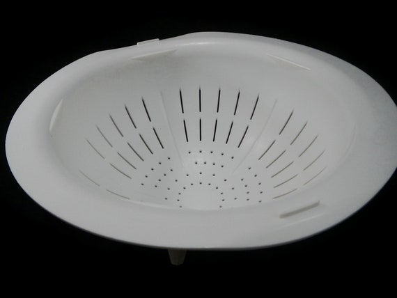 Tupperware, Kitchen, Vintage Extra Large Tupperware Large Colander  Strainer With Lid White